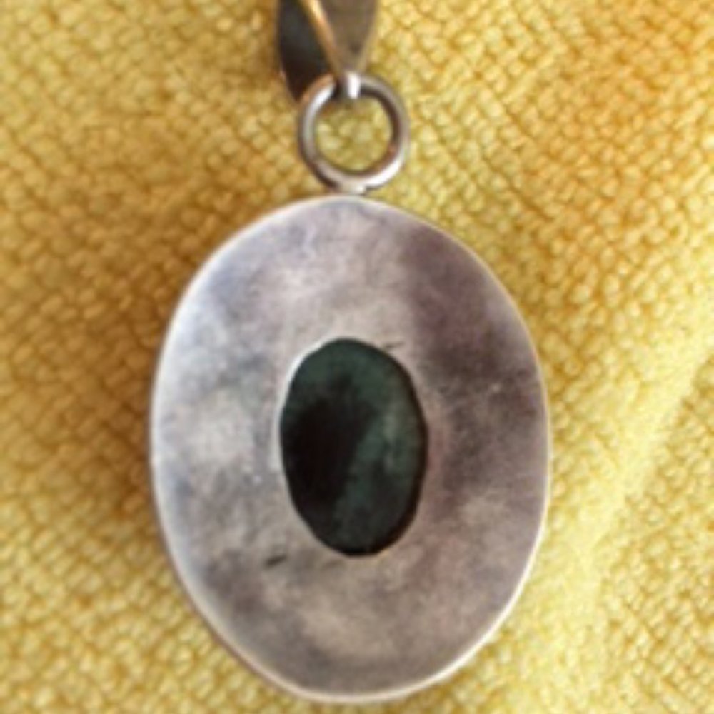 Oblong Circular  Hand Crafted Pendant with Bail - Picture 4 of 8